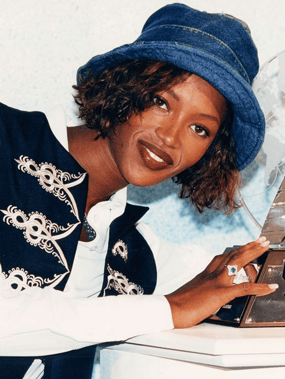 Iconic 90s and 2000s Fashion Trends You Can Still Rock Today 62