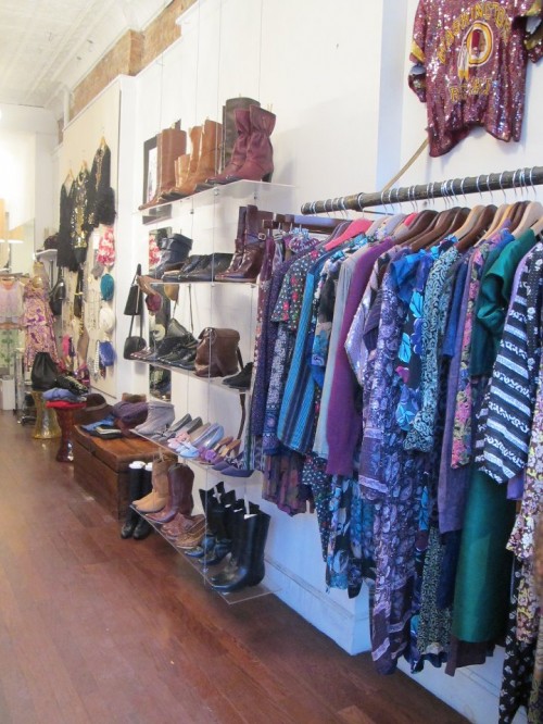 organize vintage store by color