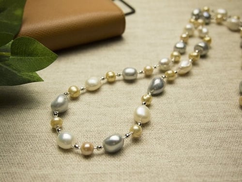 How to Wear Vintage Pearl Jewelry 1