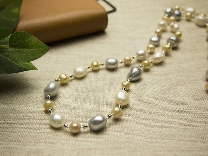 How to Wear Vintage Pearl Jewelry 11