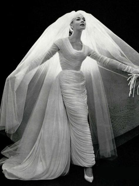 9 Underrated Vintage Bridal Looks 27