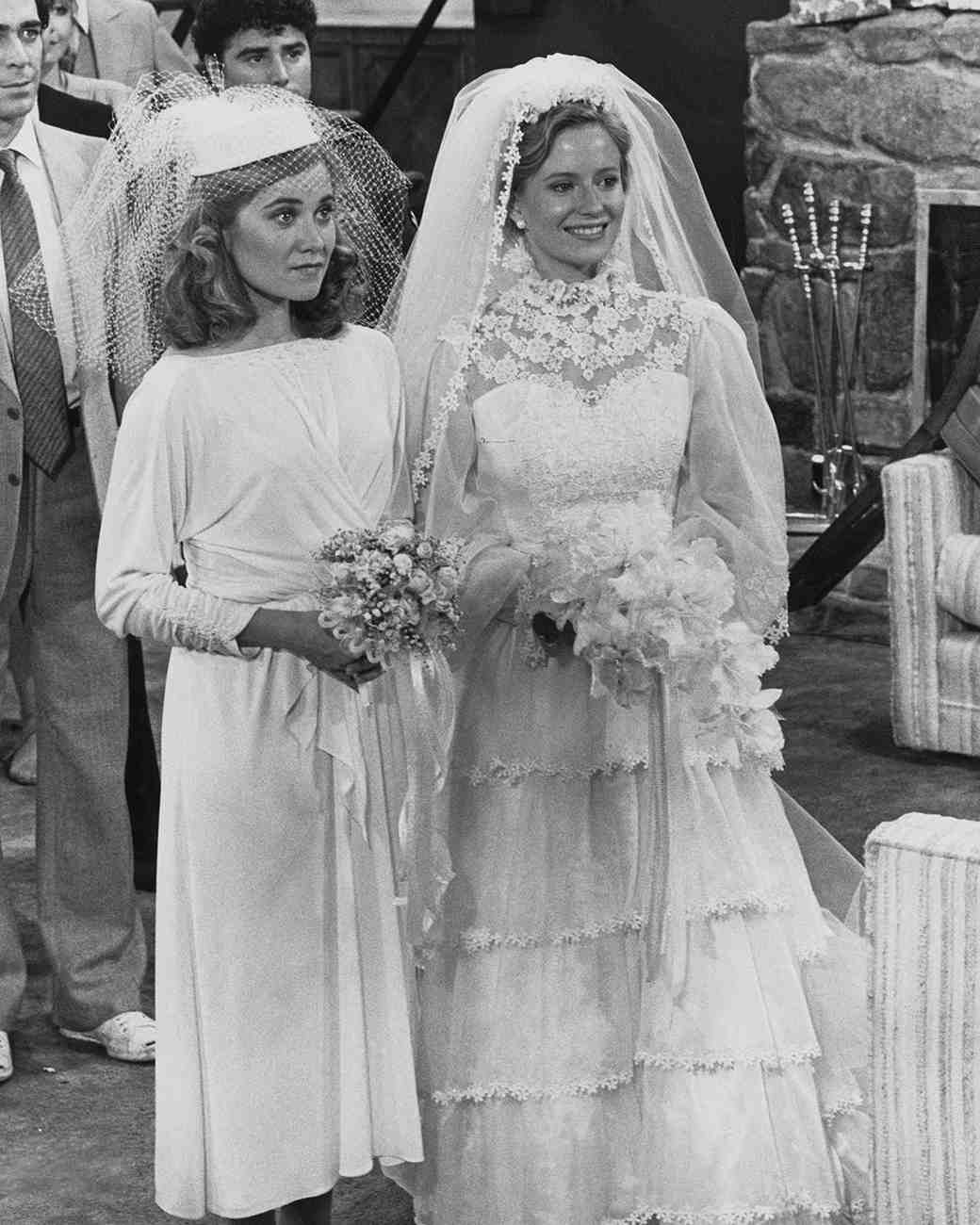 9 Underrated Vintage Bridal Looks 35