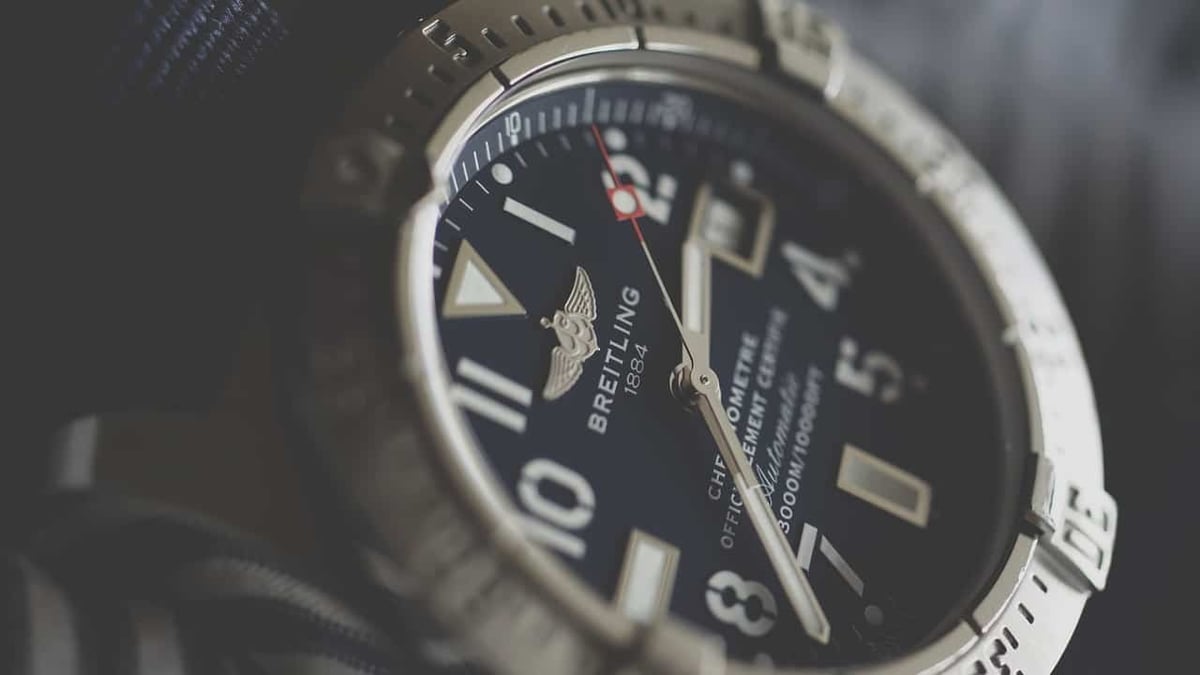 Why The Traditional Wrist Watch is a Perfect Present for your Partner 9