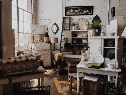 Vintage-Friendly Home Decor Ideas To Dress Up Your Space 3