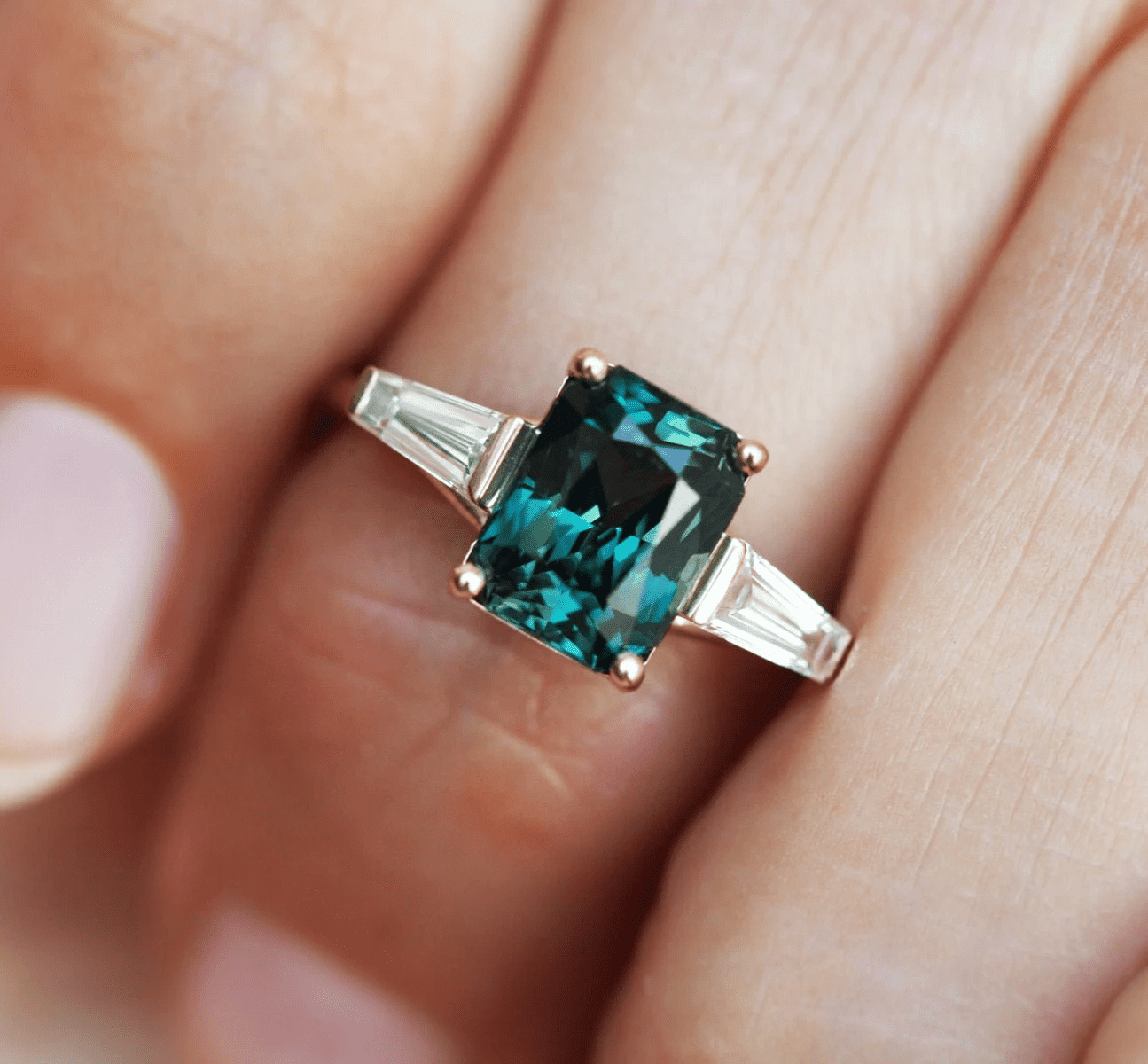 Your Go-To Art Deco Engagement Ring Guide 13