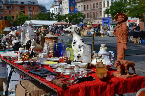 10 Selling Tips for Making Fast Money at Flea Markets 25