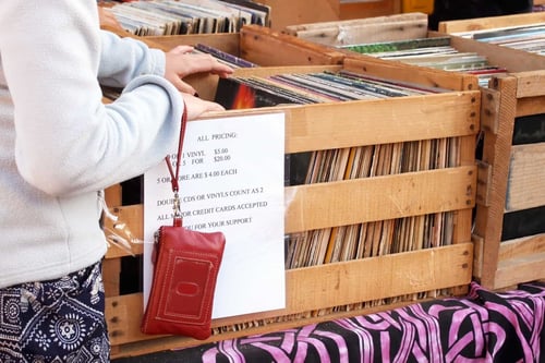 10 Selling Tips for Making Fast Money at Flea Markets 29