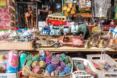 10 Selling Tips for Making Fast Money at Flea Markets 39