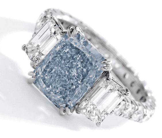 Diamond ring with blue and white diamonds