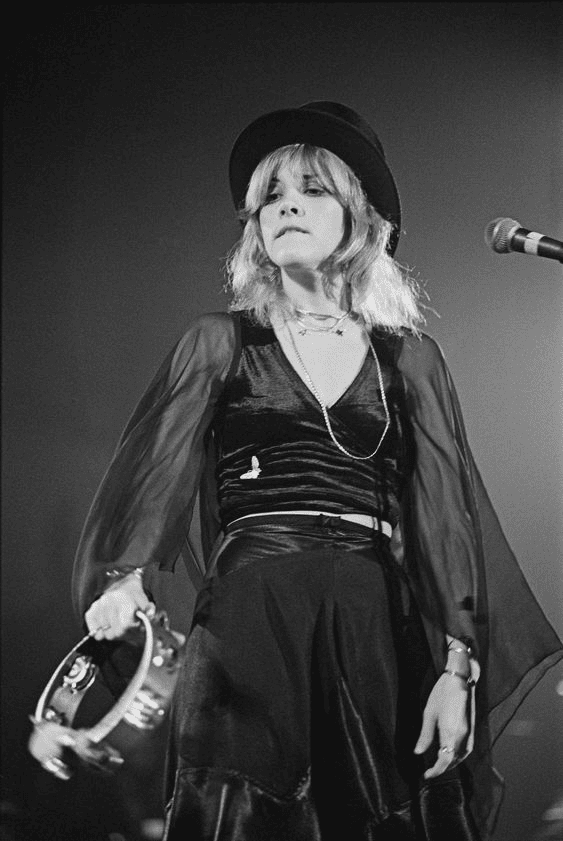 Copycat Outfit Tips To Get Stevie Nicks' 70s Bohemian Look 61